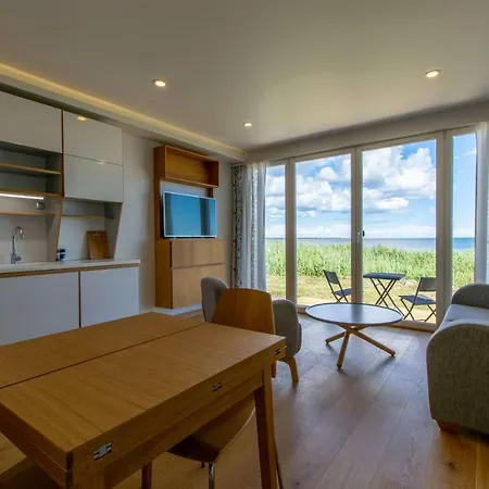 Modern Sea View By Kuus Solme アパート クレサーレ